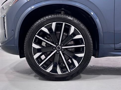 Certified 2026 Volvo XC90 B6 Plus AWD/4WD image 30