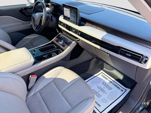 Used 2022 Lincoln Aviator Reserve w/ Elements Package Plus image 15