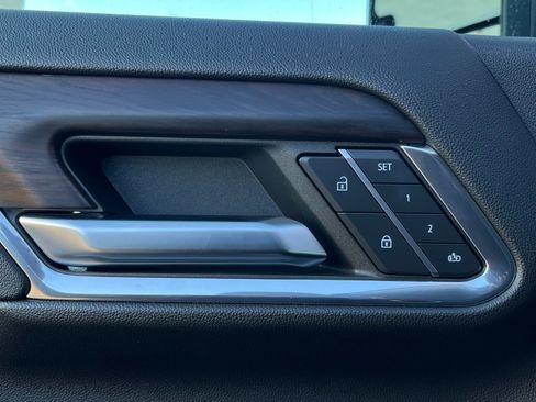 Used 2024 GMC Sierra 3500 SLT image 44