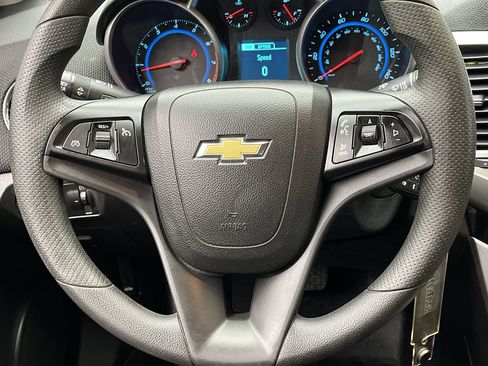 Used 2015 Chevrolet Cruze LT image 13
