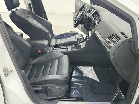 Used 2017 Volkswagen Golf R DCC & Navigation 4Motion image 34