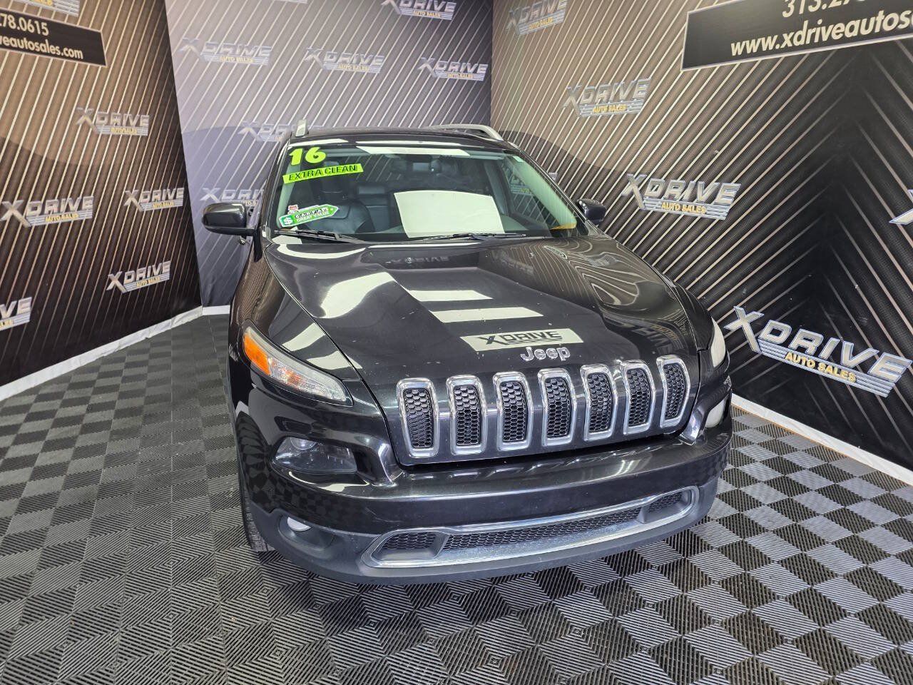 Used 2016 Jeep Cherokee Limited AWD/4WD image 6
