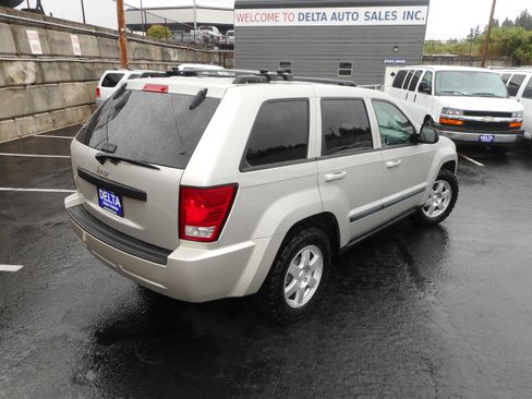 Used 2009 Jeep Grand Cherokee Laredo AWD/4WD image 10