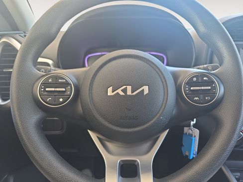 Certified 2025 Kia Soul LX w/ LX Technology Package FWD image 11