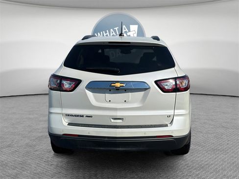 Used 2017 Chevrolet Traverse LT image 3