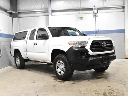 Used 2019 Toyota Tacoma SR image 25