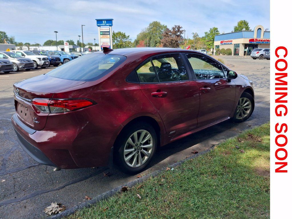 Used 2025 Toyota Corolla LE w/ LE Premium Package AWD/4WD image 5