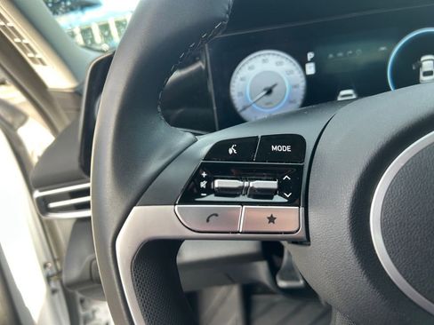 Certified 2025 Hyundai Elantra SEL w/ Cargo Package image 17