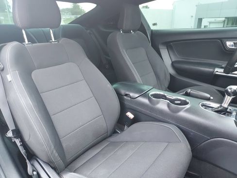 Used 2015 Ford Mustang Coupe w/ Equipment Group 051A RWD image 29