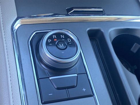 Used 2021 Ford Expedition XLT image 28