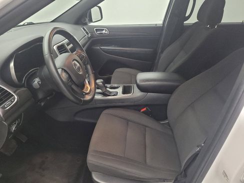 Used 2018 Jeep Grand Cherokee Laredo AWD/4WD image 17