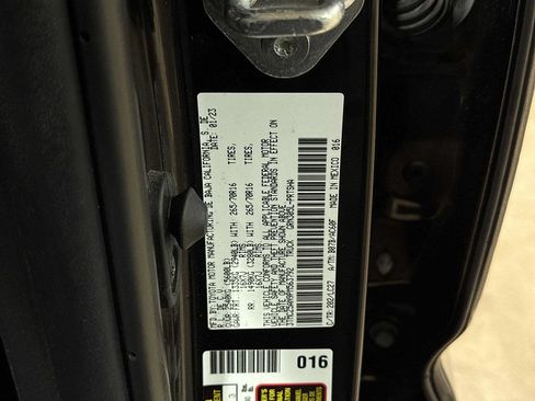 Used 2023 Toyota Tacoma TRD Off-Road w/ TRD Premium Off Road Package AWD/4WD image 14