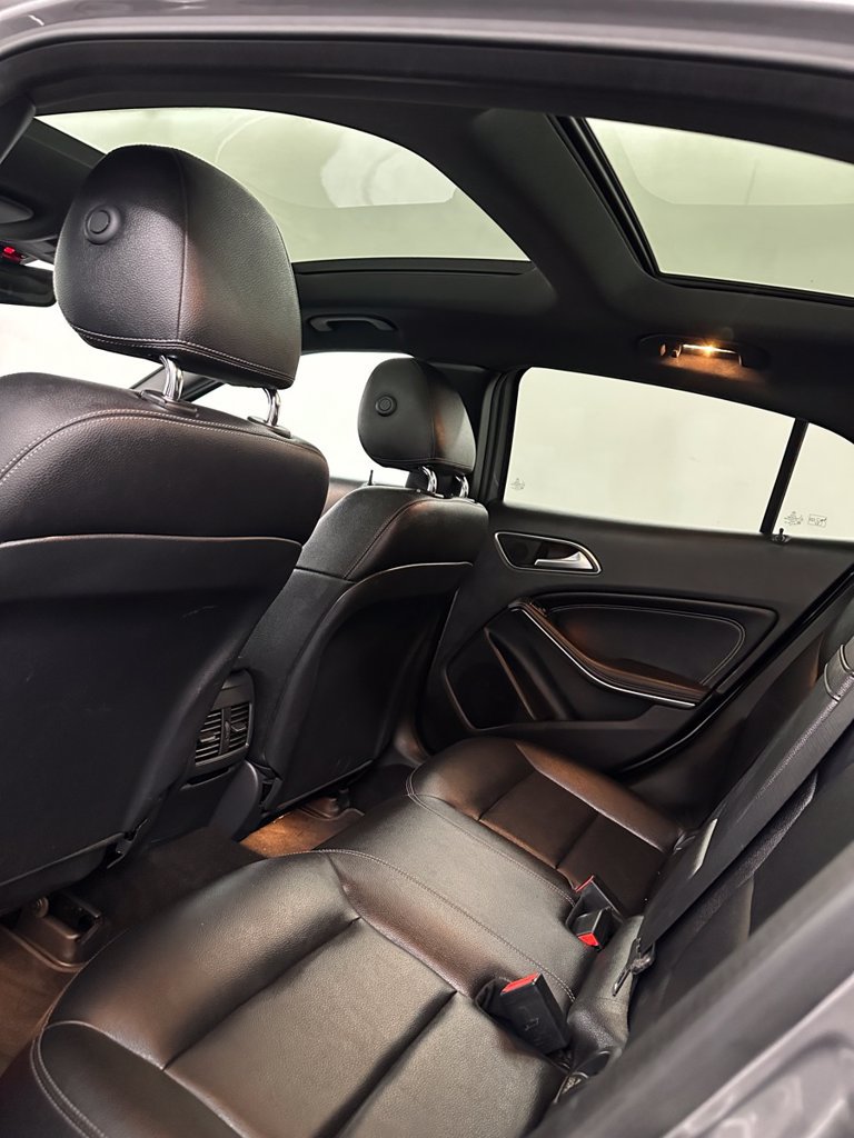Used 2017 Mercedes-Benz GLA 250 4MATIC image 22