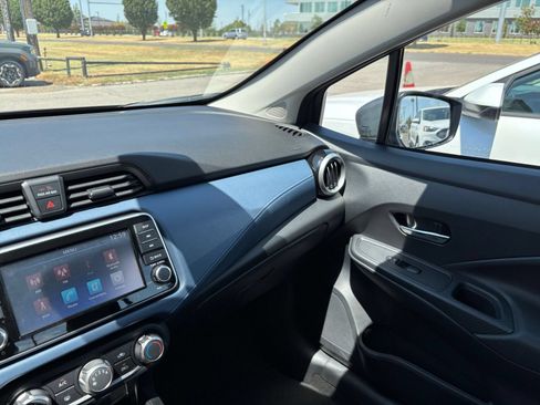 Used 2025 Nissan Versa SV FWD image 28