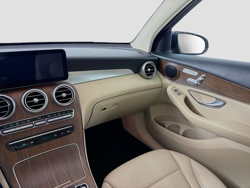 Used 2022 Mercedes-Benz GLC 300 4MATIC image 25