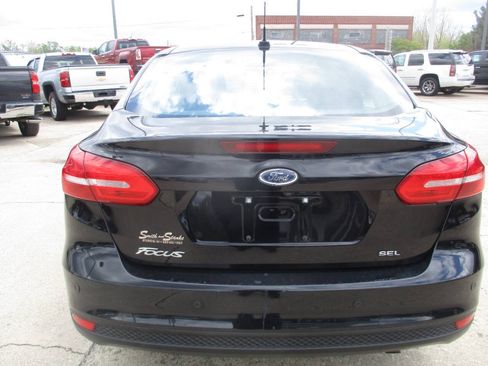 Used 2018 Ford Focus SEL FWD image 5