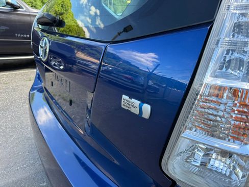 Used 2012 Toyota Prius V Three FWD image 8