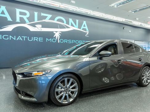 Used 2024 MAZDA MAZDA3 s FWD image 1