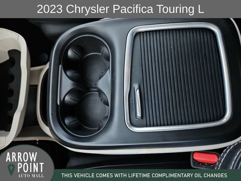 Used 2023 Chrysler Pacifica Touring-L FWD image 28