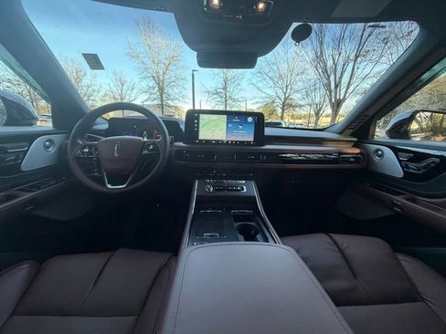 Certified 2025 Lincoln Aviator Reserve w/ Equipment Group 201A image 6