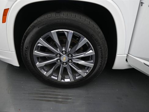 Used 2022 Chevrolet Traverse Premier w/ LPO, Floor Liner Package FWD image 18