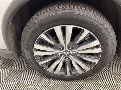 Used 2020 Mitsubishi Outlander ES image 31