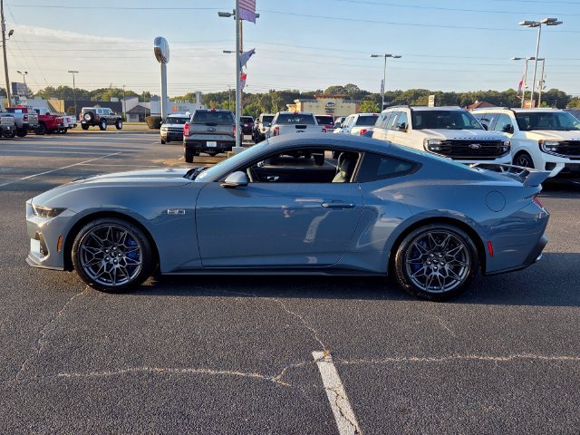 New 2026 Ford Mustang GT Premium w/ GT Performance Package RWD image 4