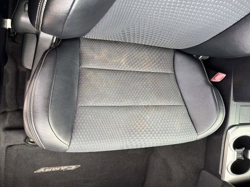 Used 2014 Toyota Camry SE w/ Fleet Convenience Package image 18