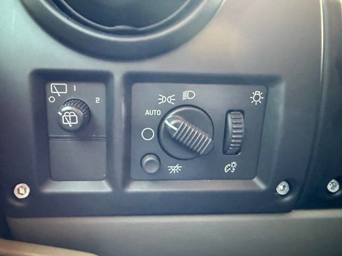 Used 2005 HUMMER H2 image 40