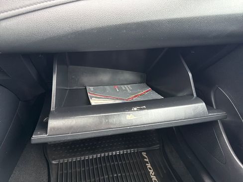 Used 2020 Toyota Corolla SE w/ SE Premium Package image 31