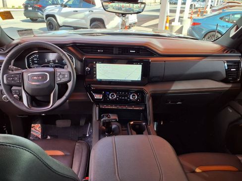 Used 2024 GMC Sierra 1500 AT4 w/ Technology Package AWD/4WD image 15