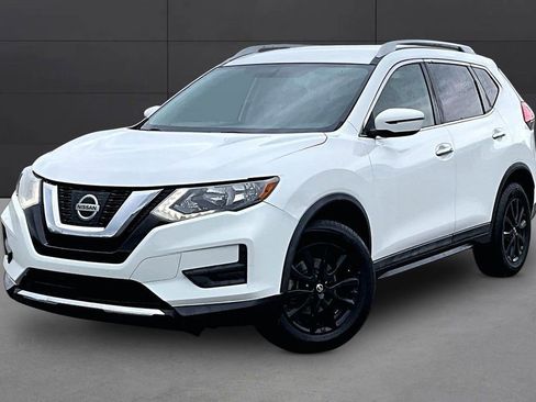 Used 2017 Nissan Rogue SV AWD/4WD image 1