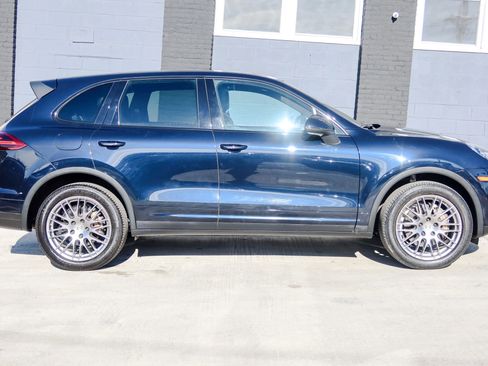 Used 2015 Porsche Cayenne S image 5
