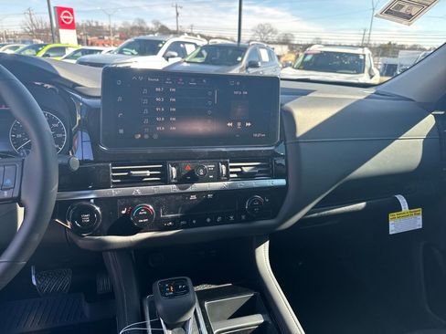 New 2026 Nissan Pathfinder SV AWD/4WD image 18