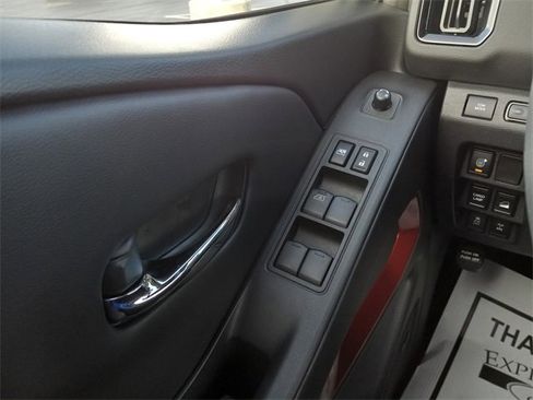 Used 2025 Nissan Frontier PRO-4X w/ Pro Convenience Package image 26