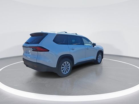 Certified 2024 Toyota Grand Highlander AWD image 9