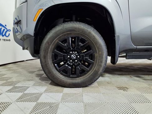 Used 2023 Nissan Frontier SV AWD/4WD image 8
