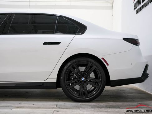 Used 2023 BMW 760i xDrive image 14