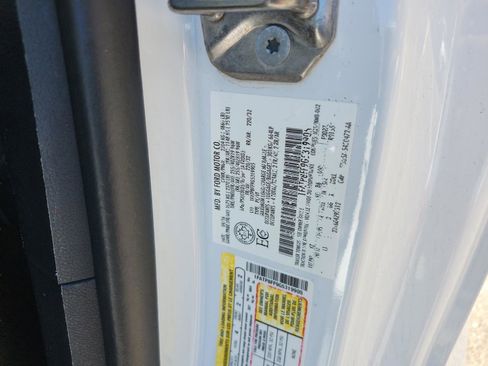 Used 2016 Ford Mustang GT Premium w/ Equipment Group 401A image 25