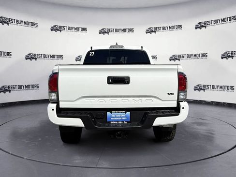 Used 2021 Toyota Tacoma TRD Off-Road w/ Technology Package AWD/4WD image 7