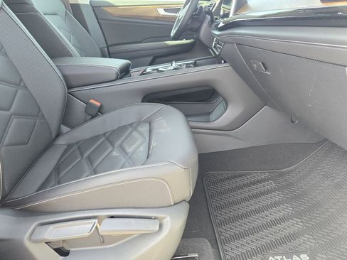 New 2026 Volkswagen Atlas SE image 12