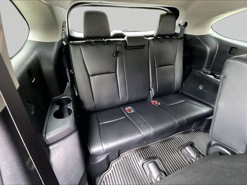Used 2021 Toyota Highlander XLE FWD image 27