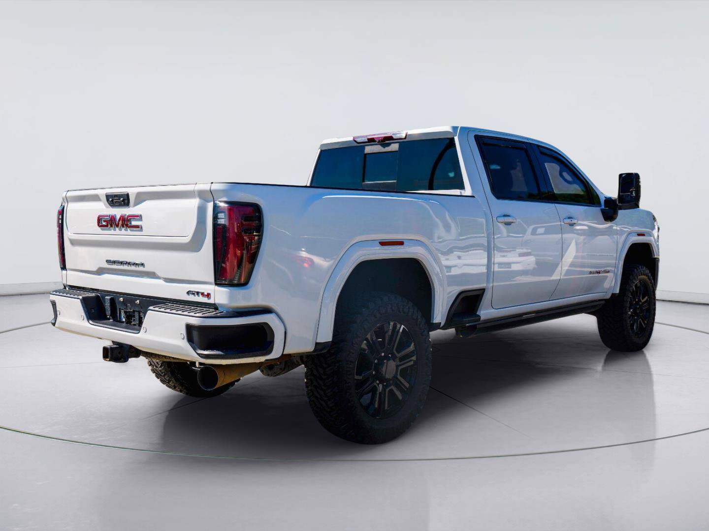 Used 2024 GMC Sierra 2500 AT4 w/ Technology Package AWD/4WD image 14