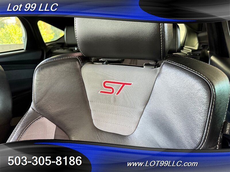 Used 2017 Ford Focus ST w/ Equipment Group 401A FWD image 38