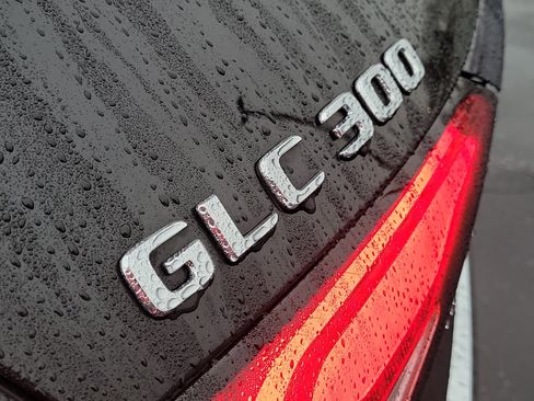 Used 2023 Mercedes-Benz GLC 300 4MATIC image 6