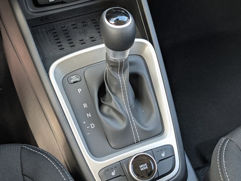 New 2026 Hyundai Venue SEL FWD image 13