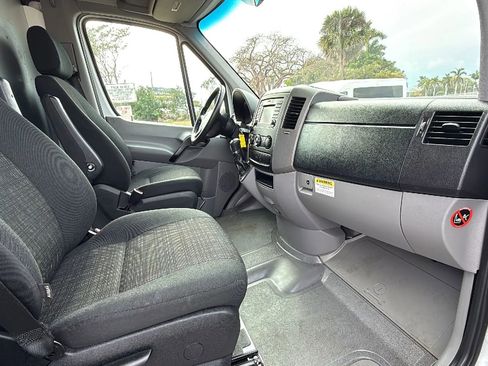 Used 2017 Mercedes-Benz Sprinter 2500 image 18