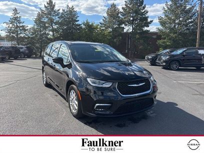 Used 2024 Chrysler Pacifica Touring-L