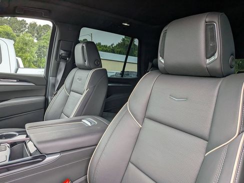 Certified 2025 Cadillac Escalade Sport w/ Touring Package AWD/4WD image 11