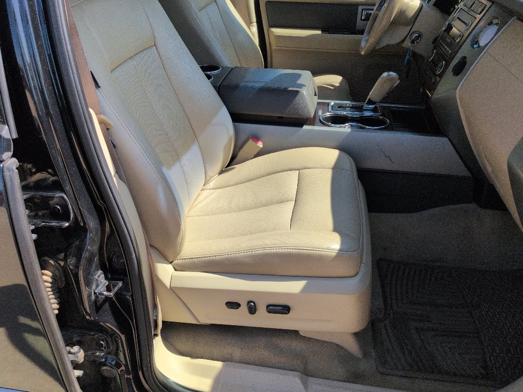 Used 2014 Ford Expedition EL XLT w/ Equipment Group 202A AWD/4WD image 32